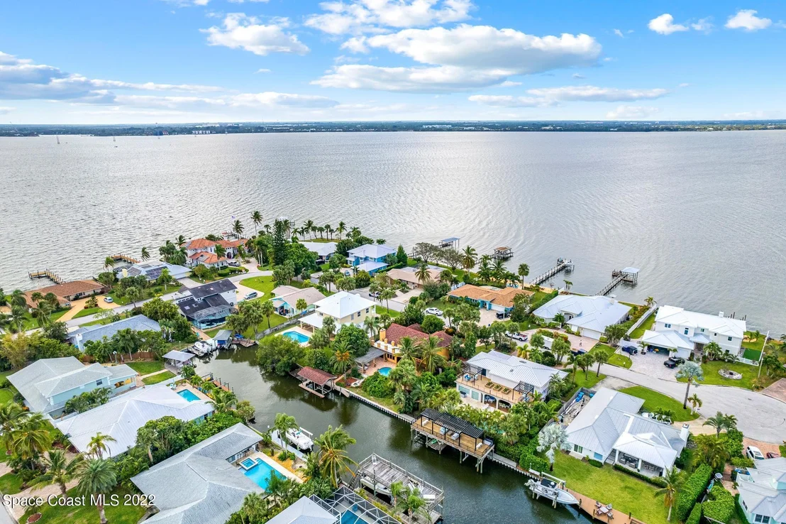 Photo of 442 Riverview Lane