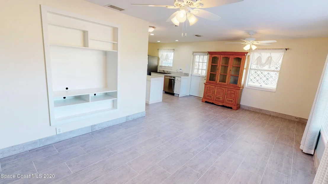 Photo of 1084 Cable Lane NE