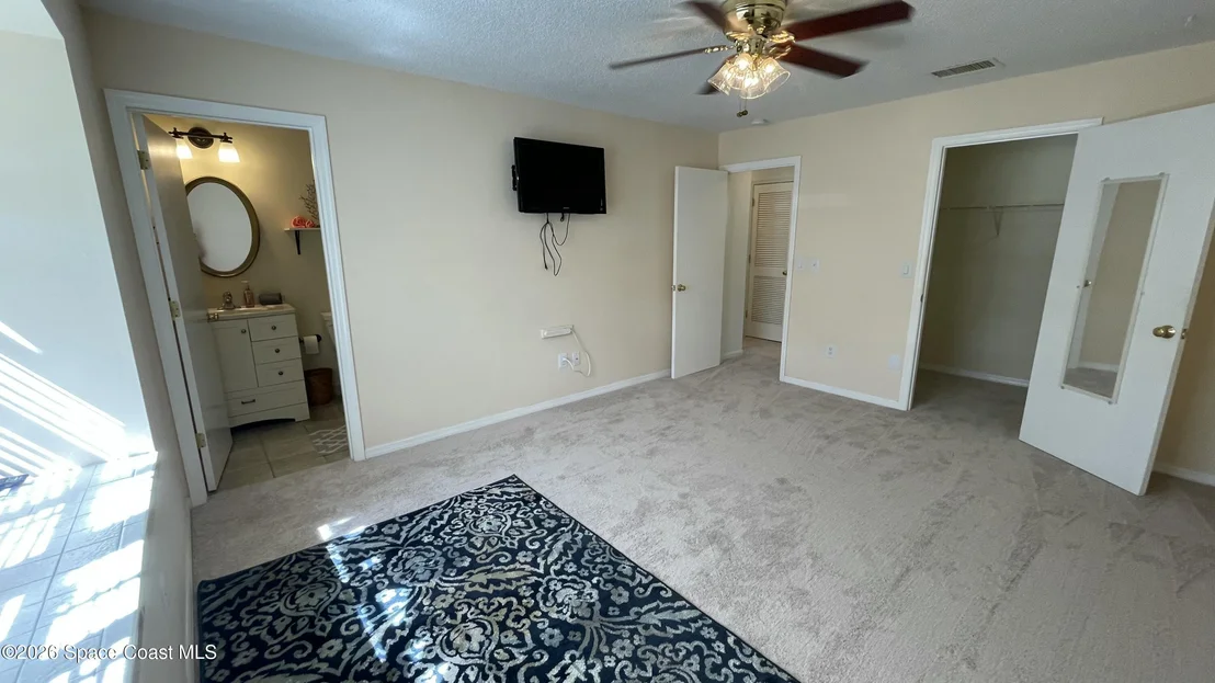 Photo of 865 Bracken Terrace NE
