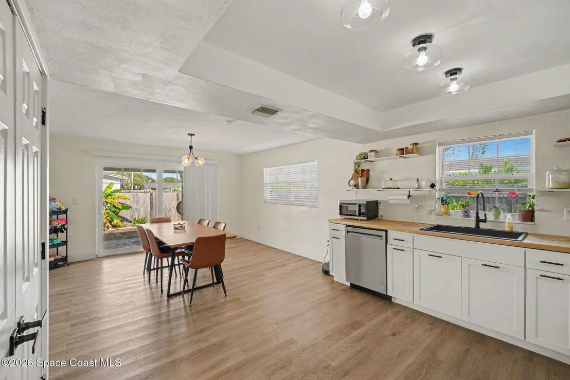 Photo of 2355 Reef Avenue