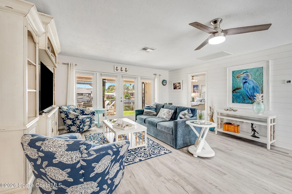 Photo of 452 Cardinal Drive