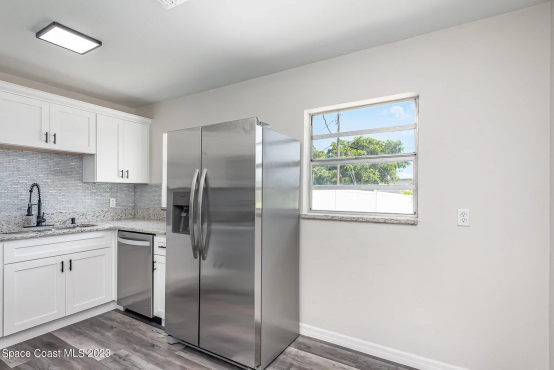 Photo of 4075 Robinhood Drive