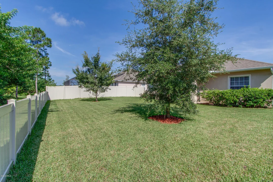 Photo of 228 SE Abernathy Circle