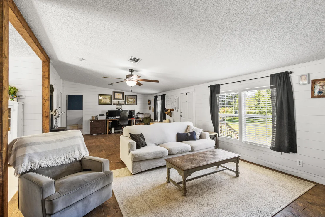Photo of 2373 Parrish Road