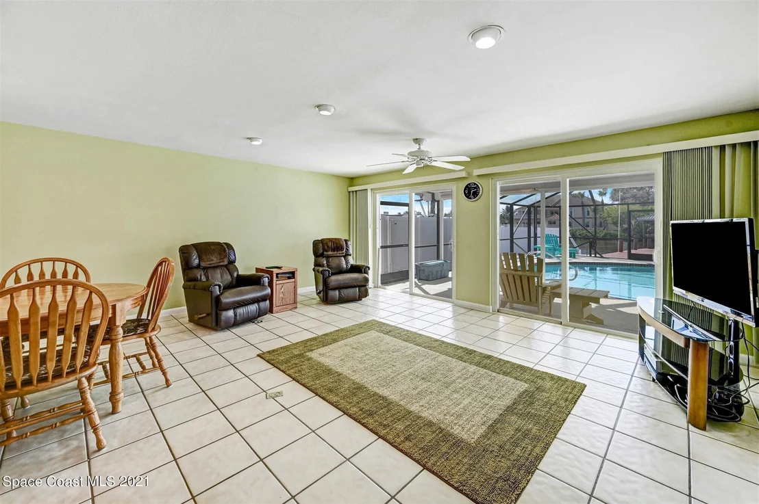 Photo of 489 Penguin Drive