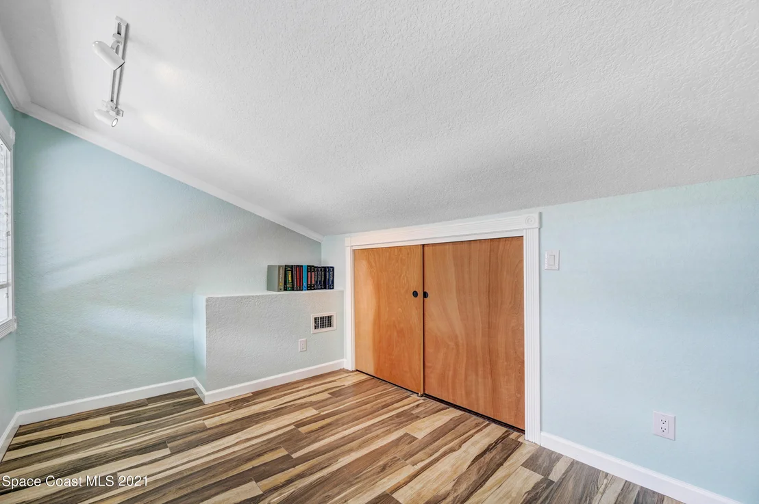 Photo of 600 N Riverside Drive