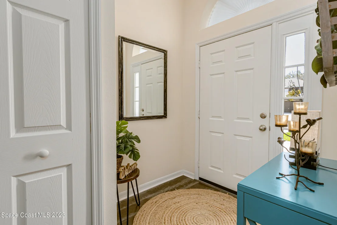 Photo of 1218 White Oak Circle