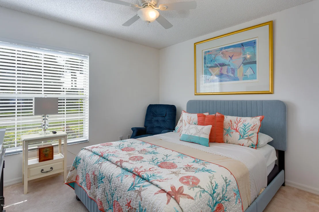 Photo of 989 Villa Drive