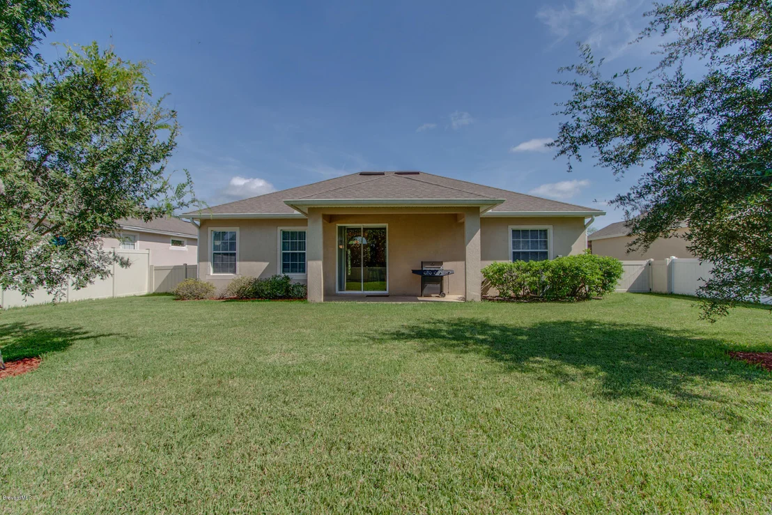 Photo of 228 SE Abernathy Circle