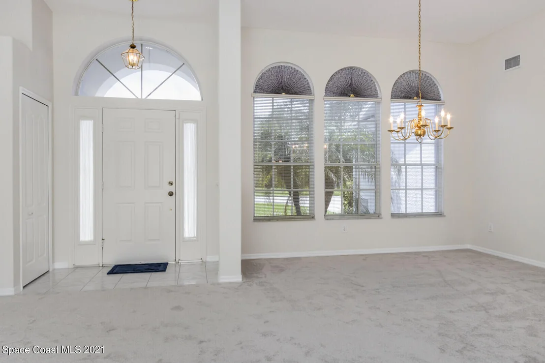Photo of 461 Kimberly Drive