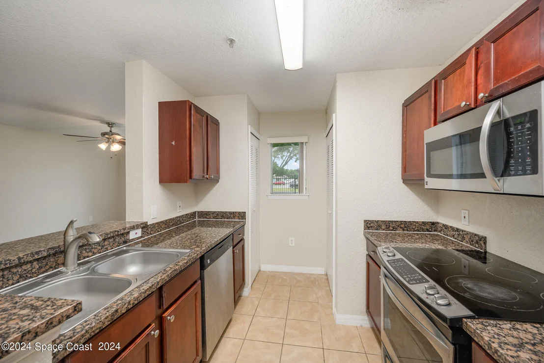 Photo of Unit 1021 at 3501 D'Avinci Way