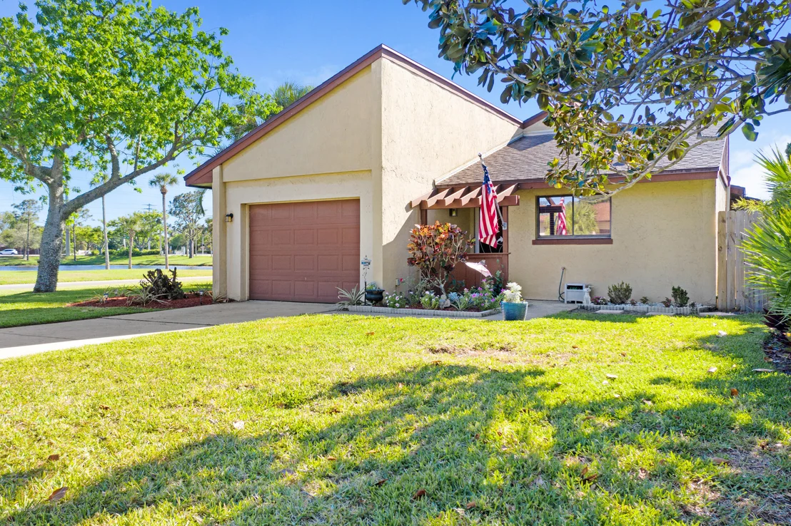 Photo of 200 Bayhead Drive