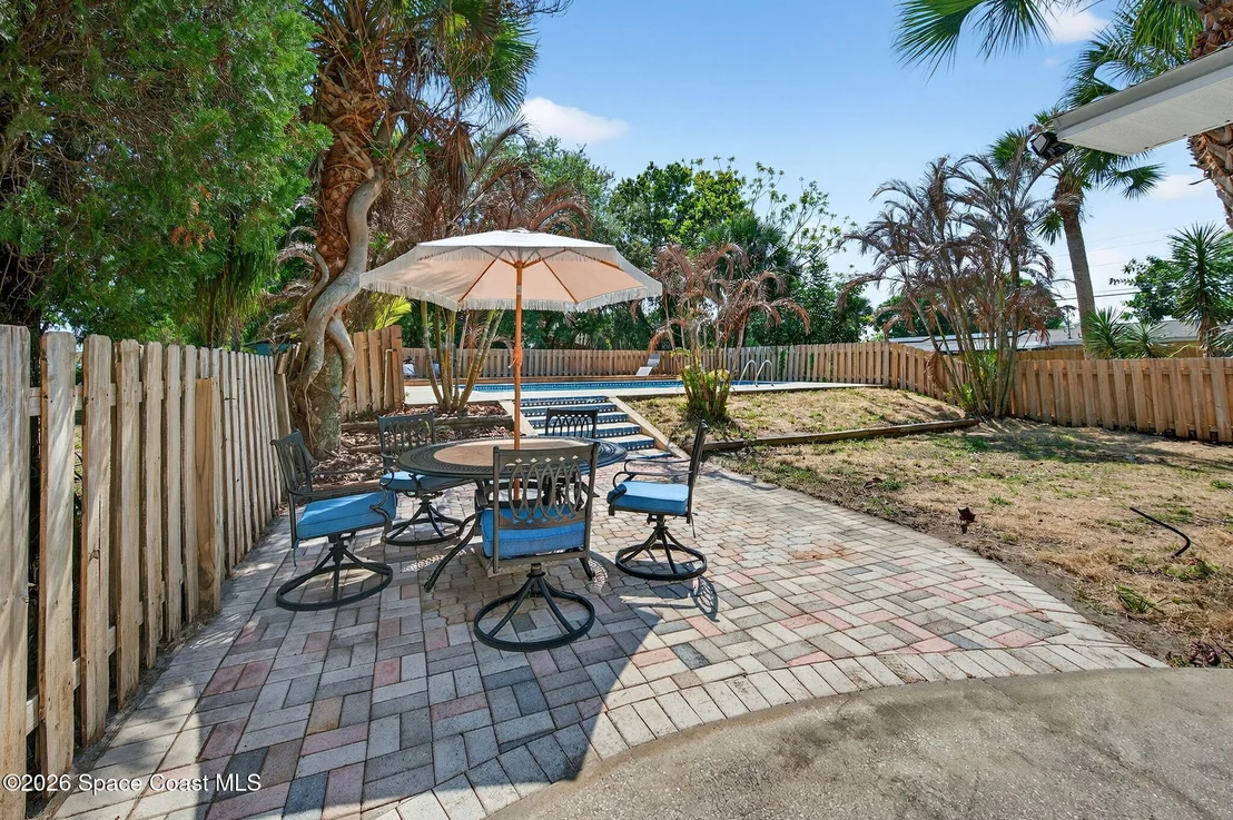 Photo of 7486 Livingstone Lane