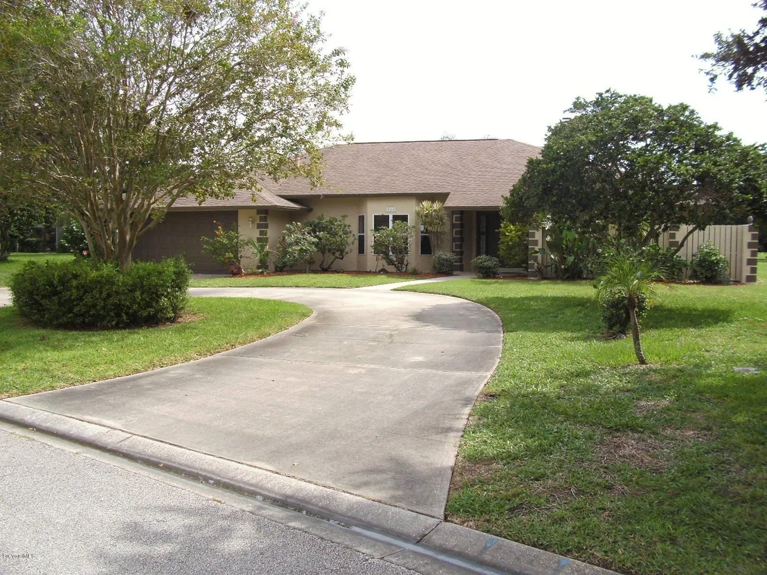 Photo of 544 Deerfield Drive