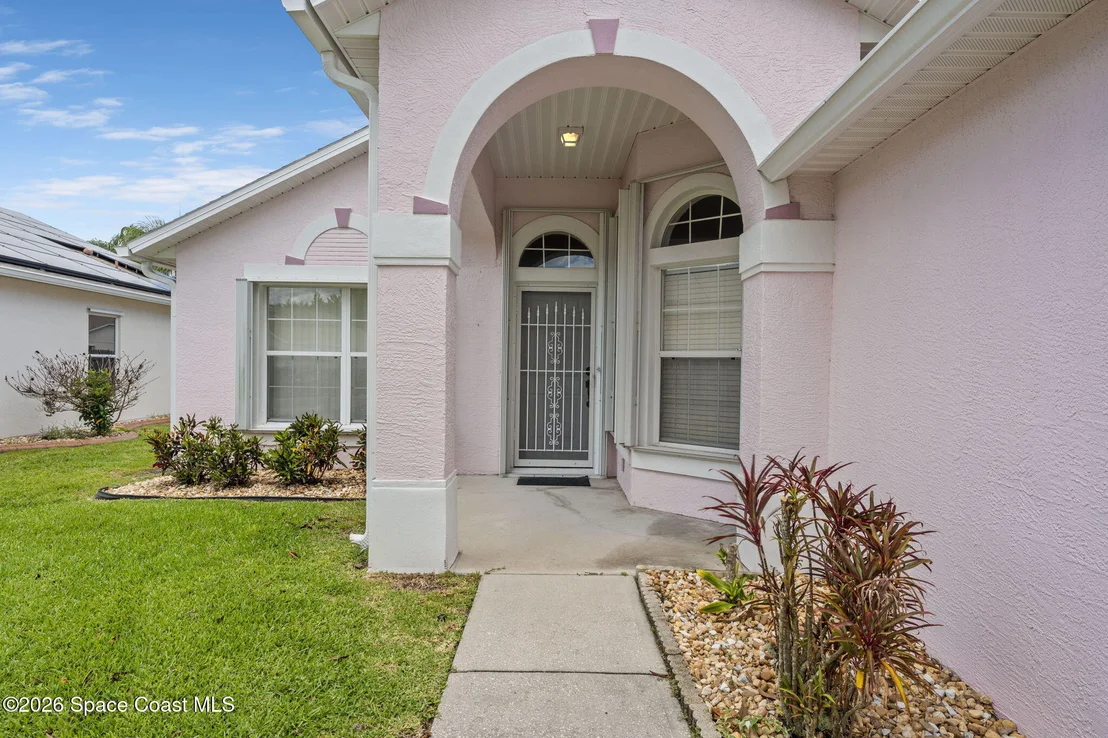 Photo of 1021 Pine Creek Circle NE