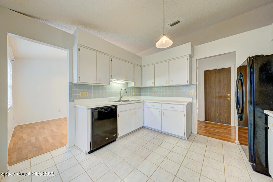 Photo of 2472 Nobility Avenue