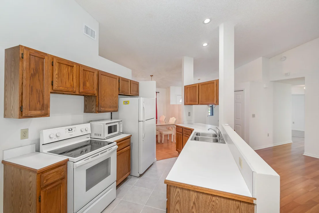 Photo of 569 Balcom Terrace SE