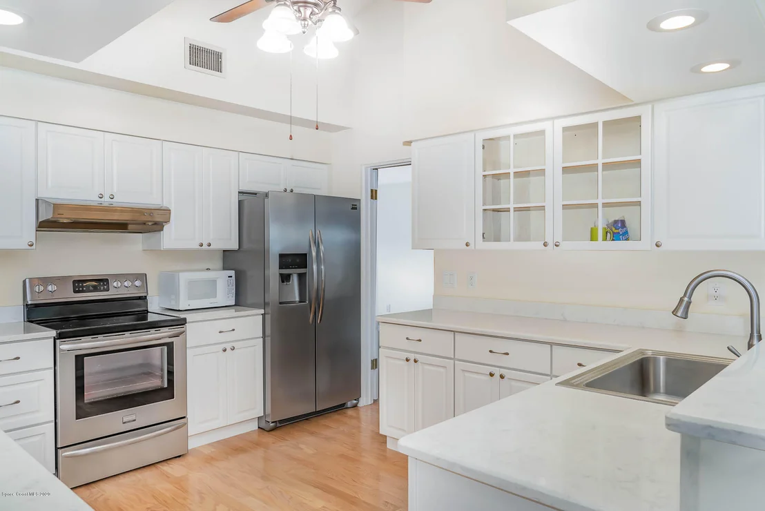 Photo of 2762 School Drive NE