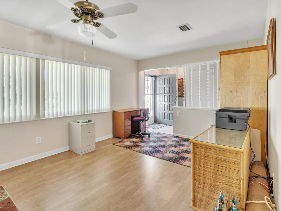 Photo of 1924 Giroux Drive NE
