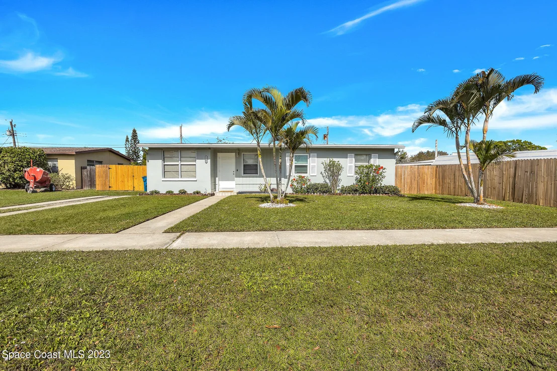 Photo of 2981 Kosuth Road NE