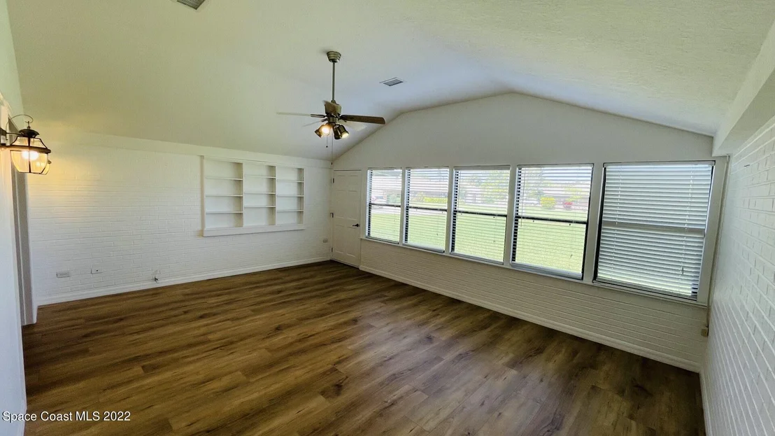 Photo of 216 Chalet Avenue