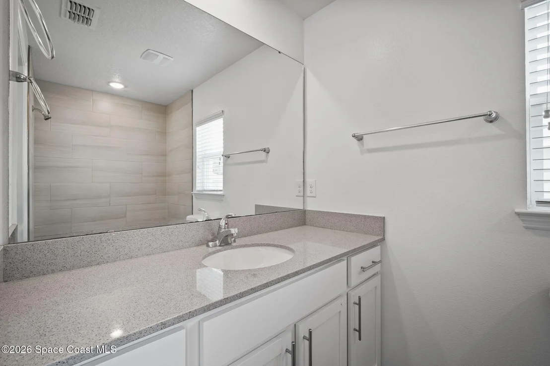Photo of 549 Eldron Boulevard SE