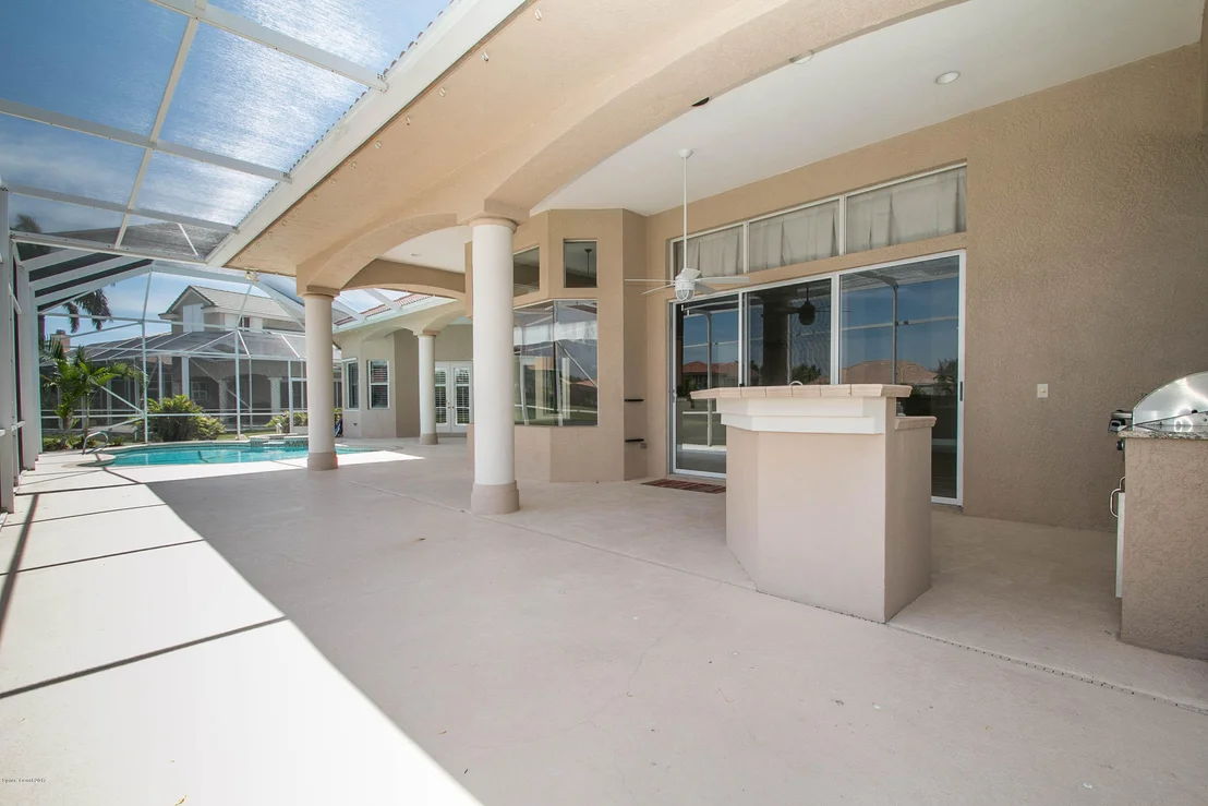 Photo of 282 Flanders Drive