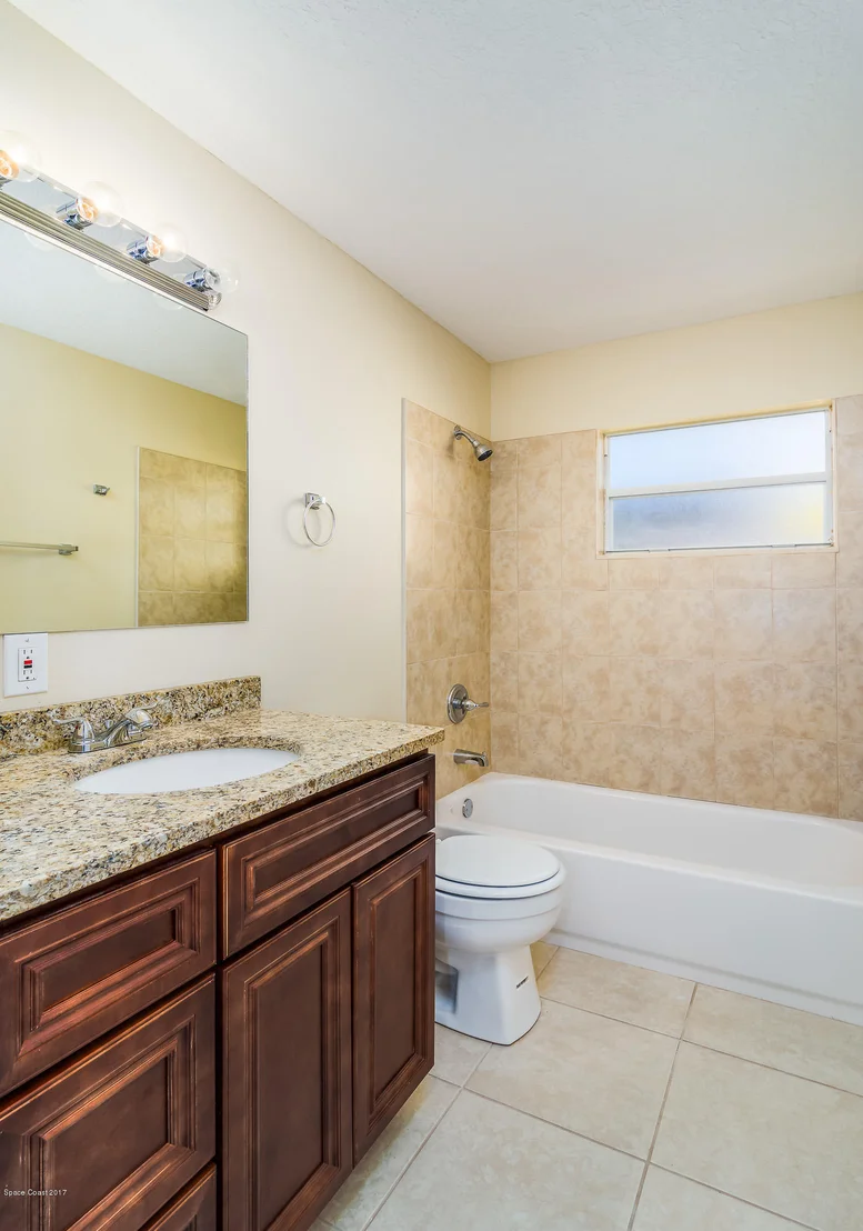 Photo of 830 Heron Road