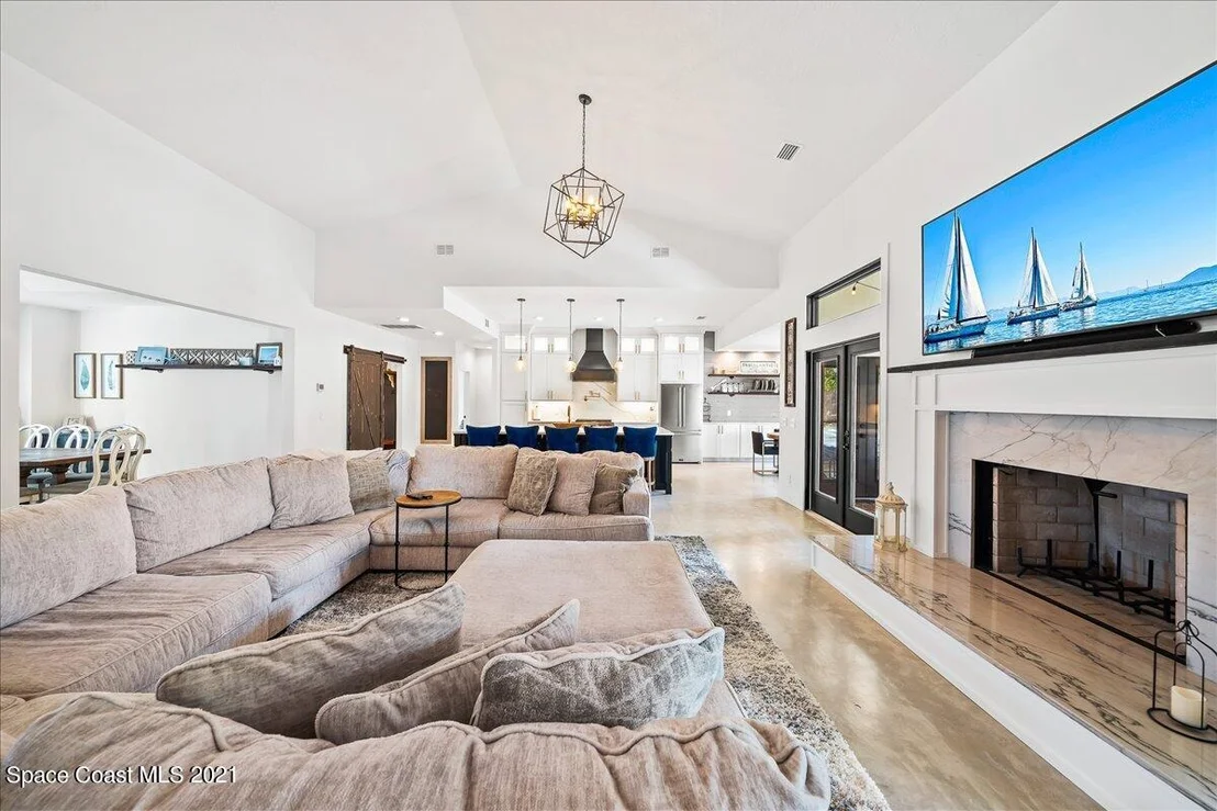 Photo of 629 Hummingbird Drive