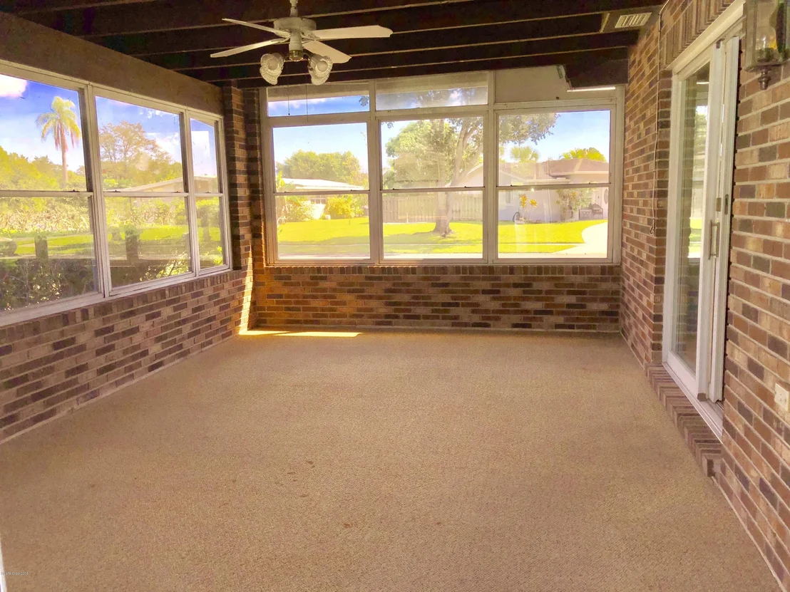 Photo of 1481 Meadowbrook Road NE