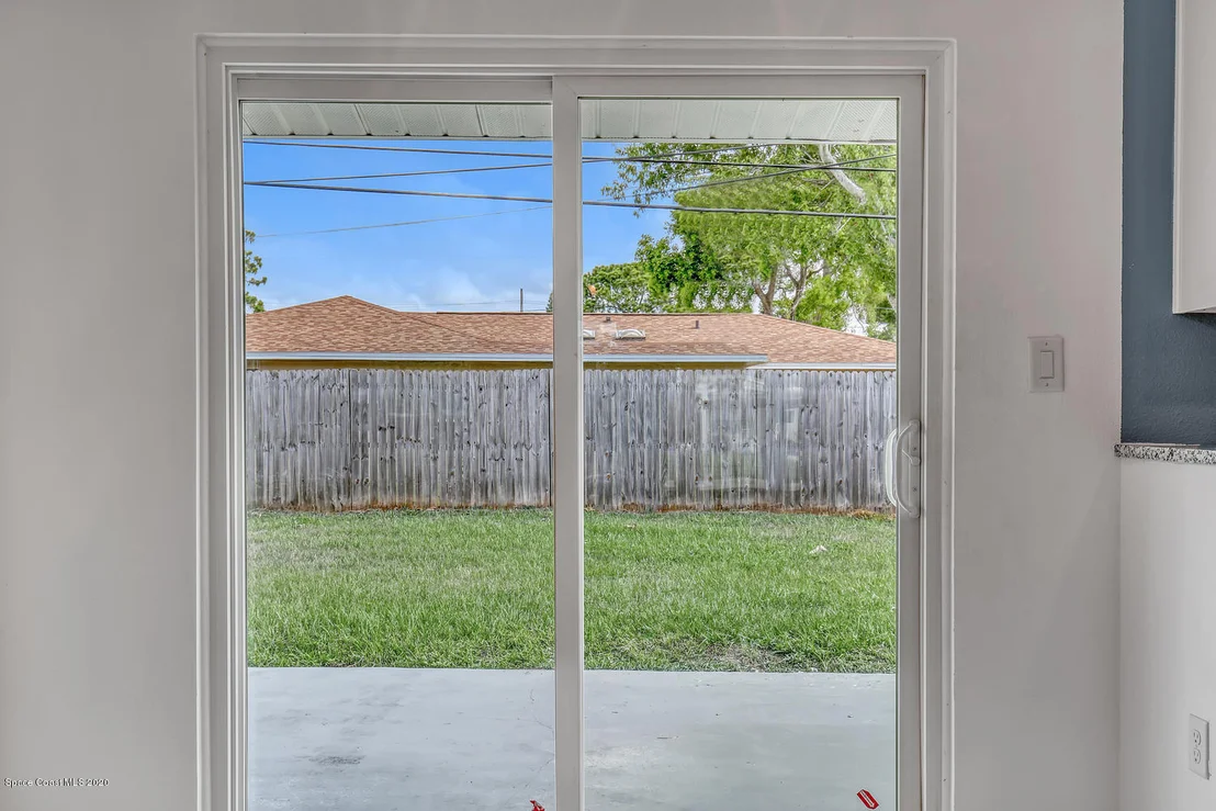 Photo of 984 Beacon Road