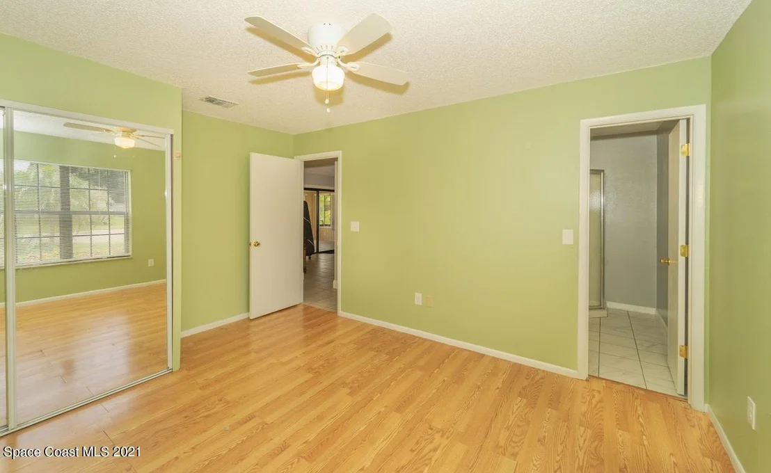Photo of 958 Hart Place