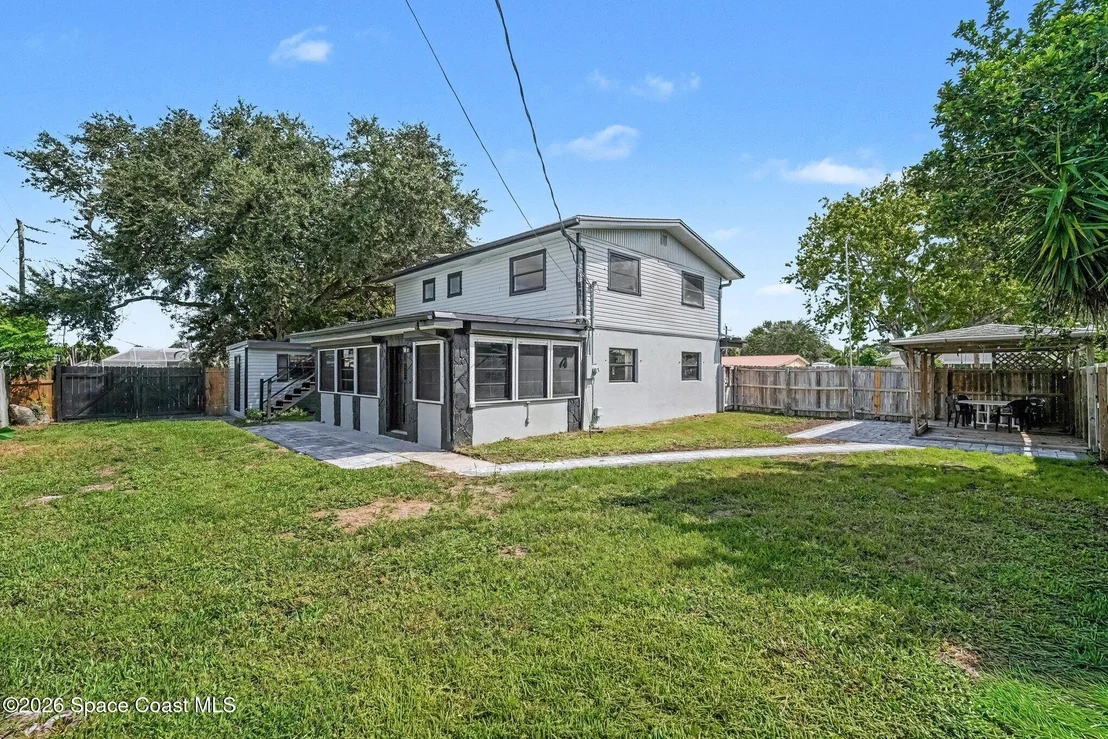 Photo of 508 S Ixora Drive S