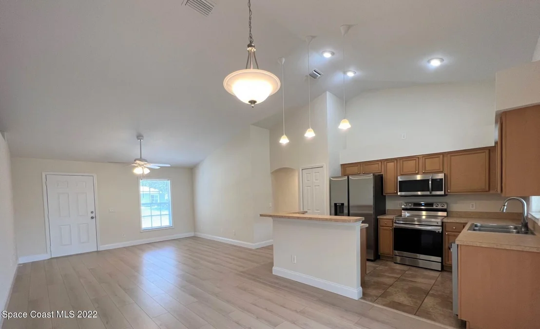 Photo of 812 Tedder Road SE