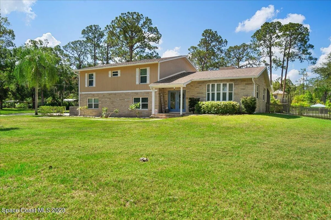 Photo of 8615 Sylvan Drive