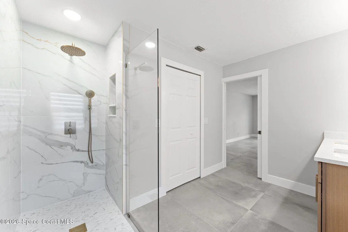 Photo of 1384 Hill Avenue