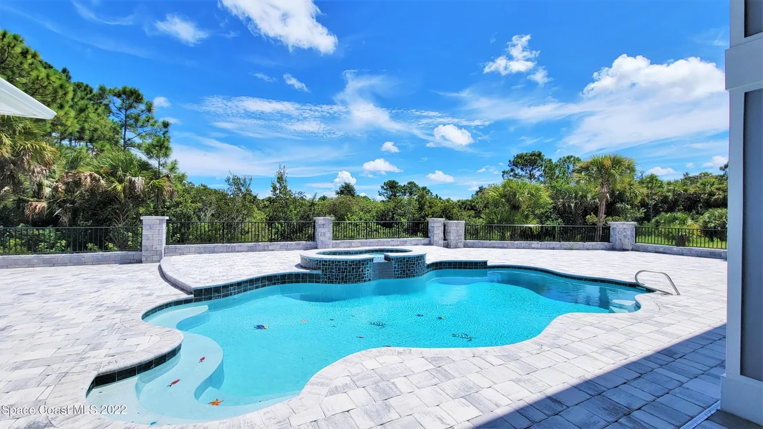 Photo of 5660 Willoughby Drive