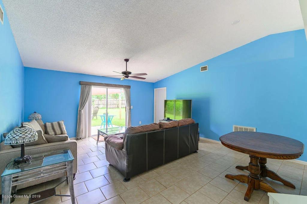 Photo of 1174 Ruby Street SE