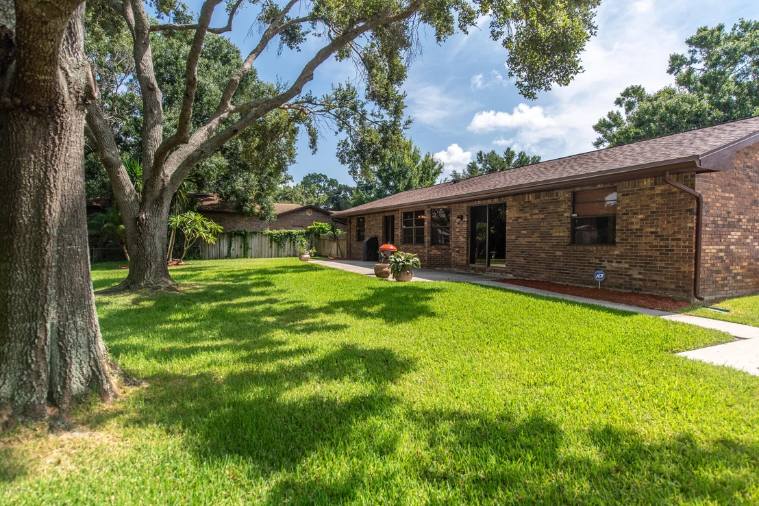Photo of 1870 Oakwood Trail