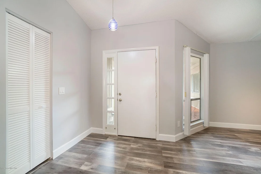 Photo of 409 Surrey Run