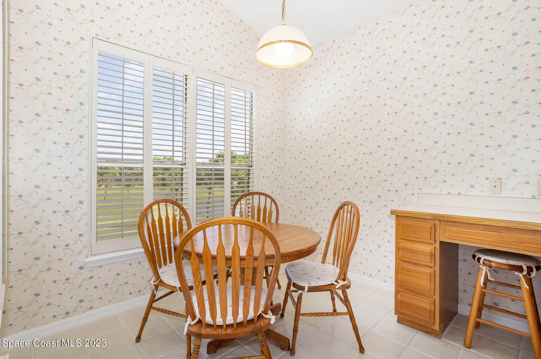Photo of 484 Arrowmount Place