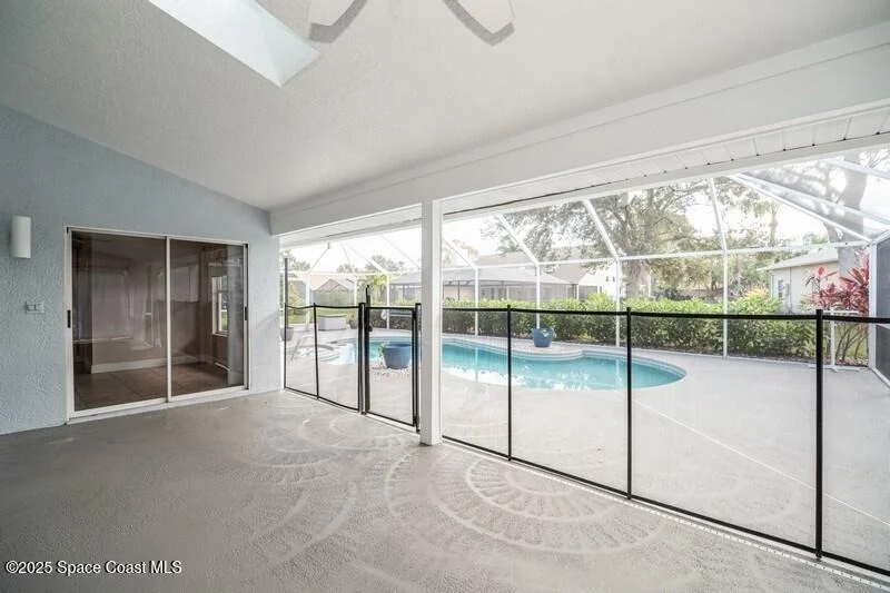 Photo of 586 Deerfield Drive