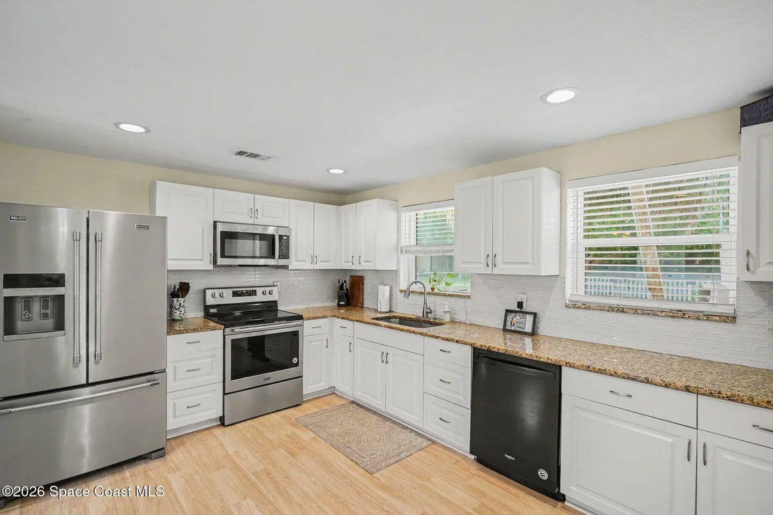 Photo of 2556 1st Avenue NE