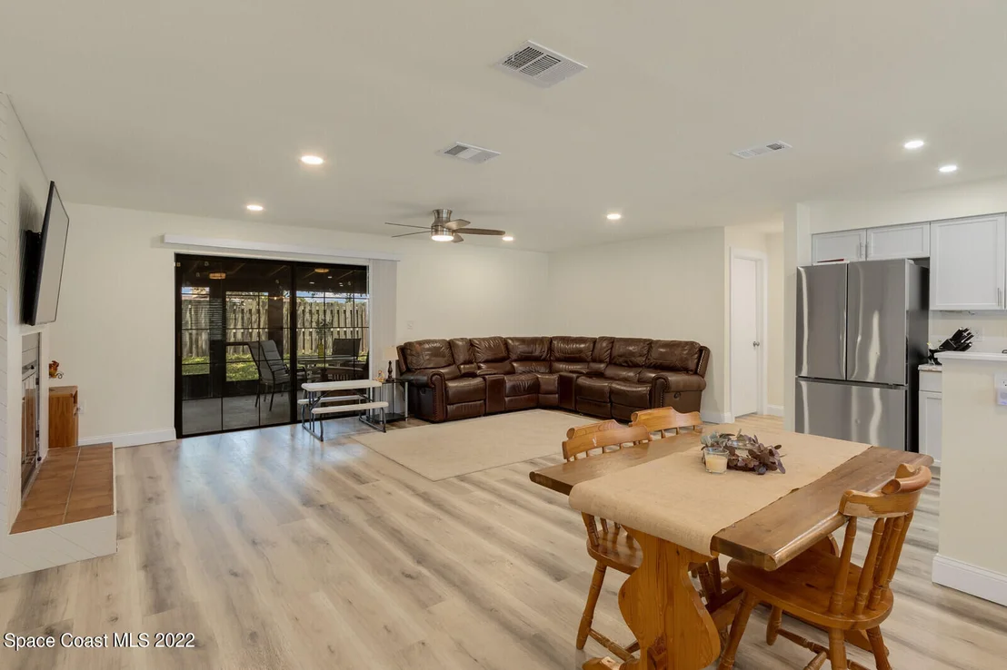 Photo of 1878 Ontario Circle N