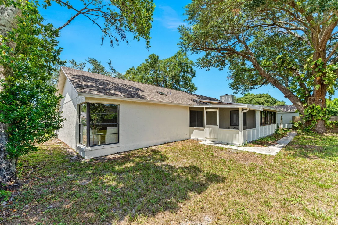 Photo of 4695 Robert Street
