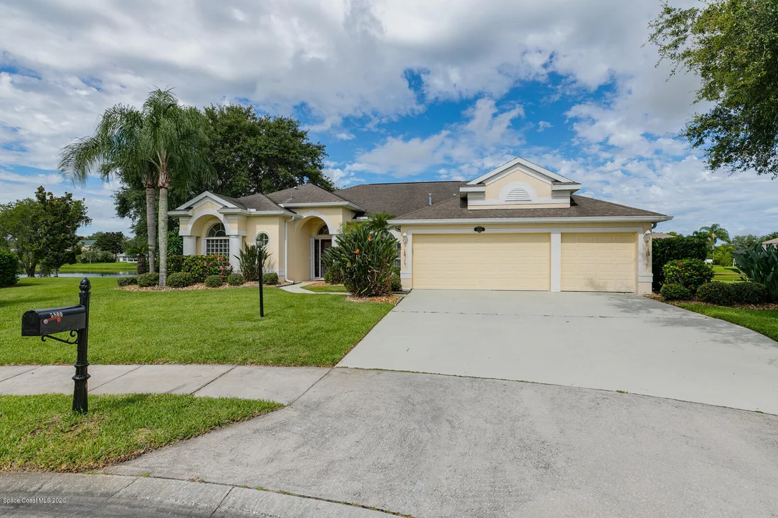 Photo of 5800 Sheffield Place