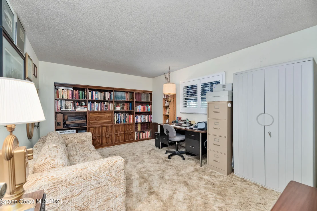 Photo of 330 Seabreeze Drive