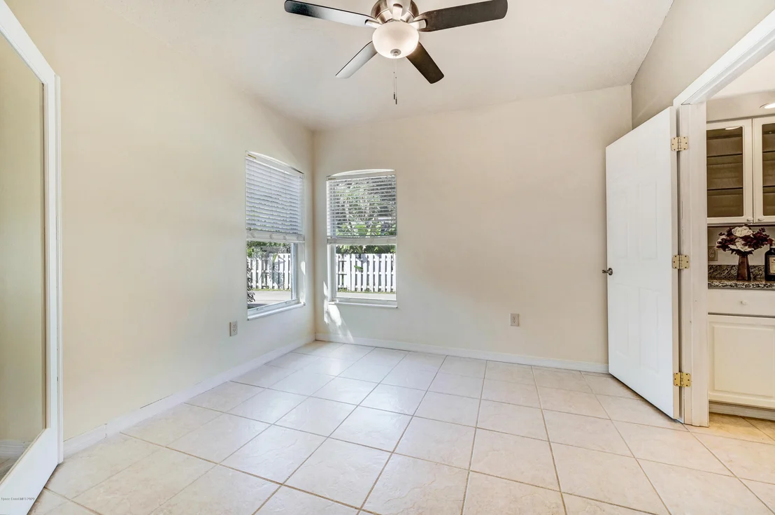 Photo of 601 Gina Lane