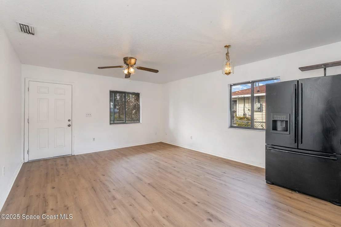 Photo of 2279 Washington Street NE