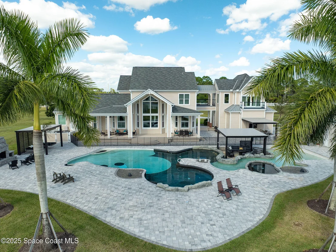 Photo of 4236 Hield Road NW